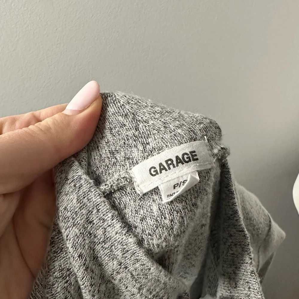 BACKLESS TOP - Picture 3 of 3